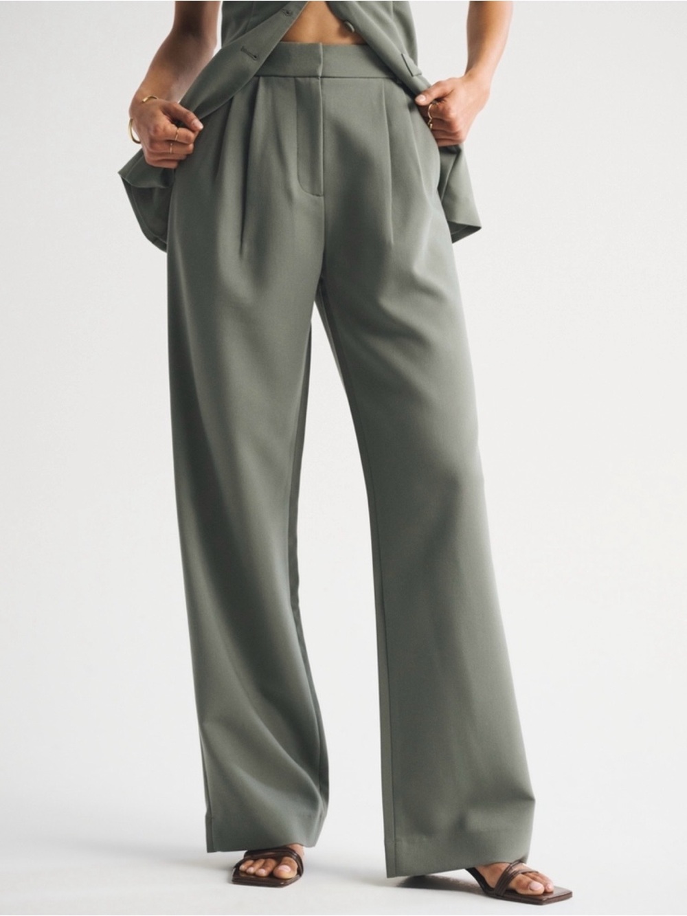 Abercrombie & Fitch Sloan Tailored Wide-Leg Trousers - Olive Green